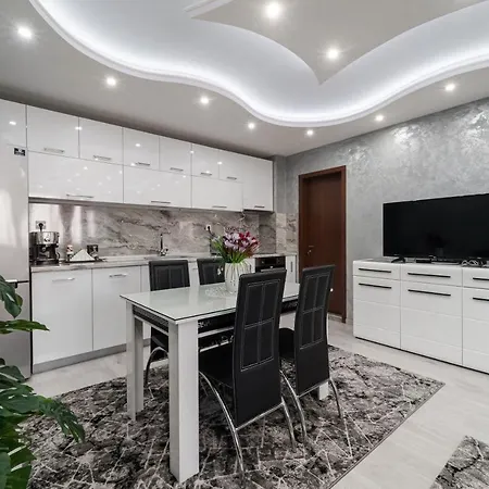 Appartement - A Brand New Luxury & Comfy 2 *